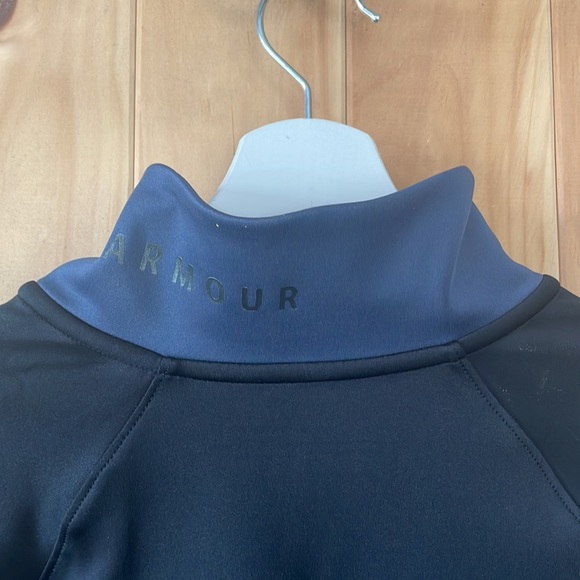 Under Armour long sleeves - Picture 3 of 6